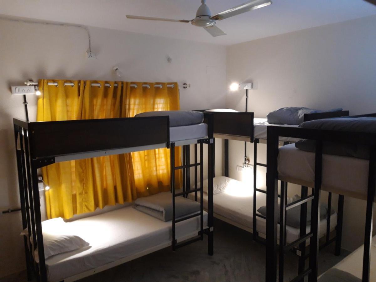 Chirpy Co-Living Space & Hostel Bangalore Exterior foto
